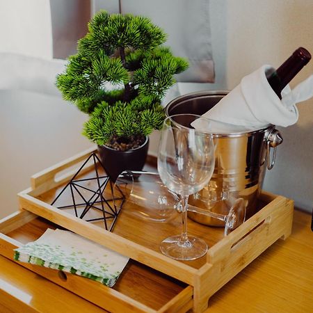 Hotel Bonsai Niemcza Eksteriør bilde