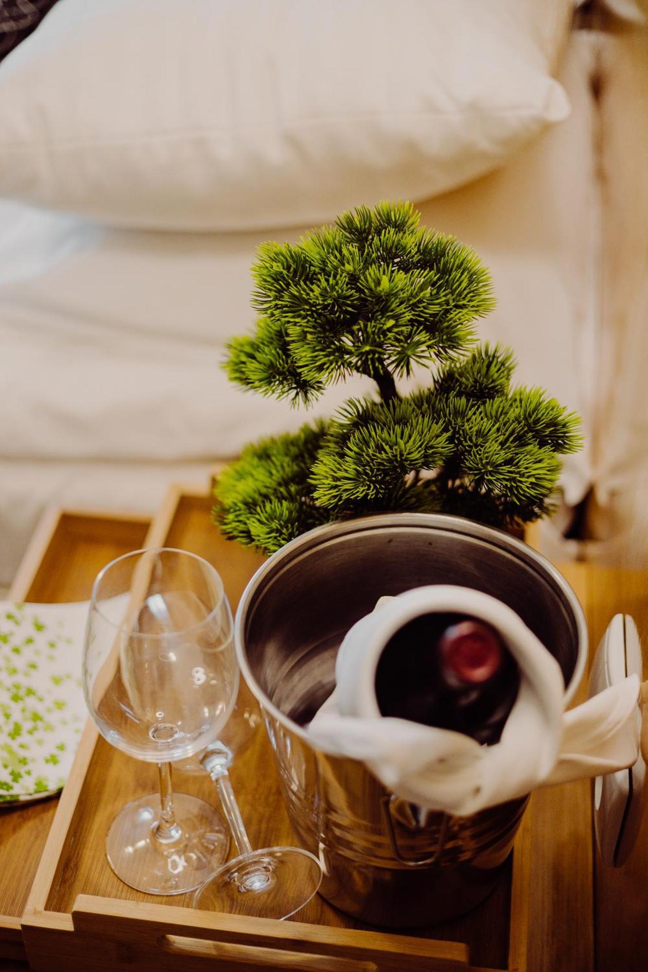 Hotel Bonsai Niemcza Eksteriør bilde