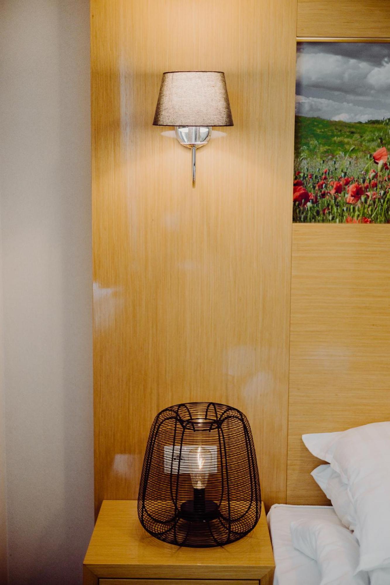 Hotel Bonsai Niemcza Eksteriør bilde