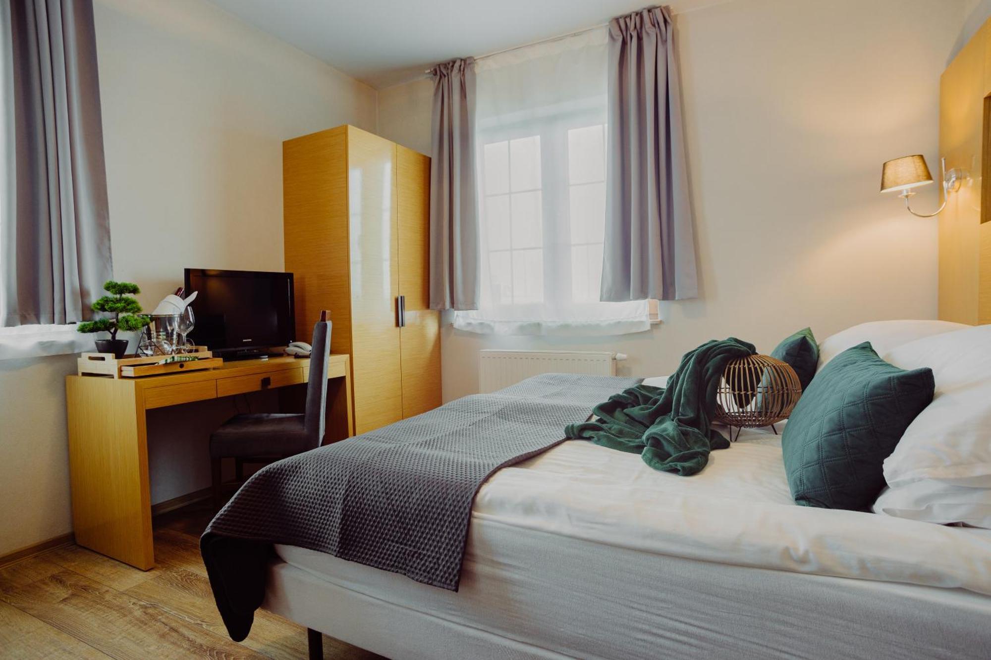 Hotel Bonsai Niemcza Eksteriør bilde