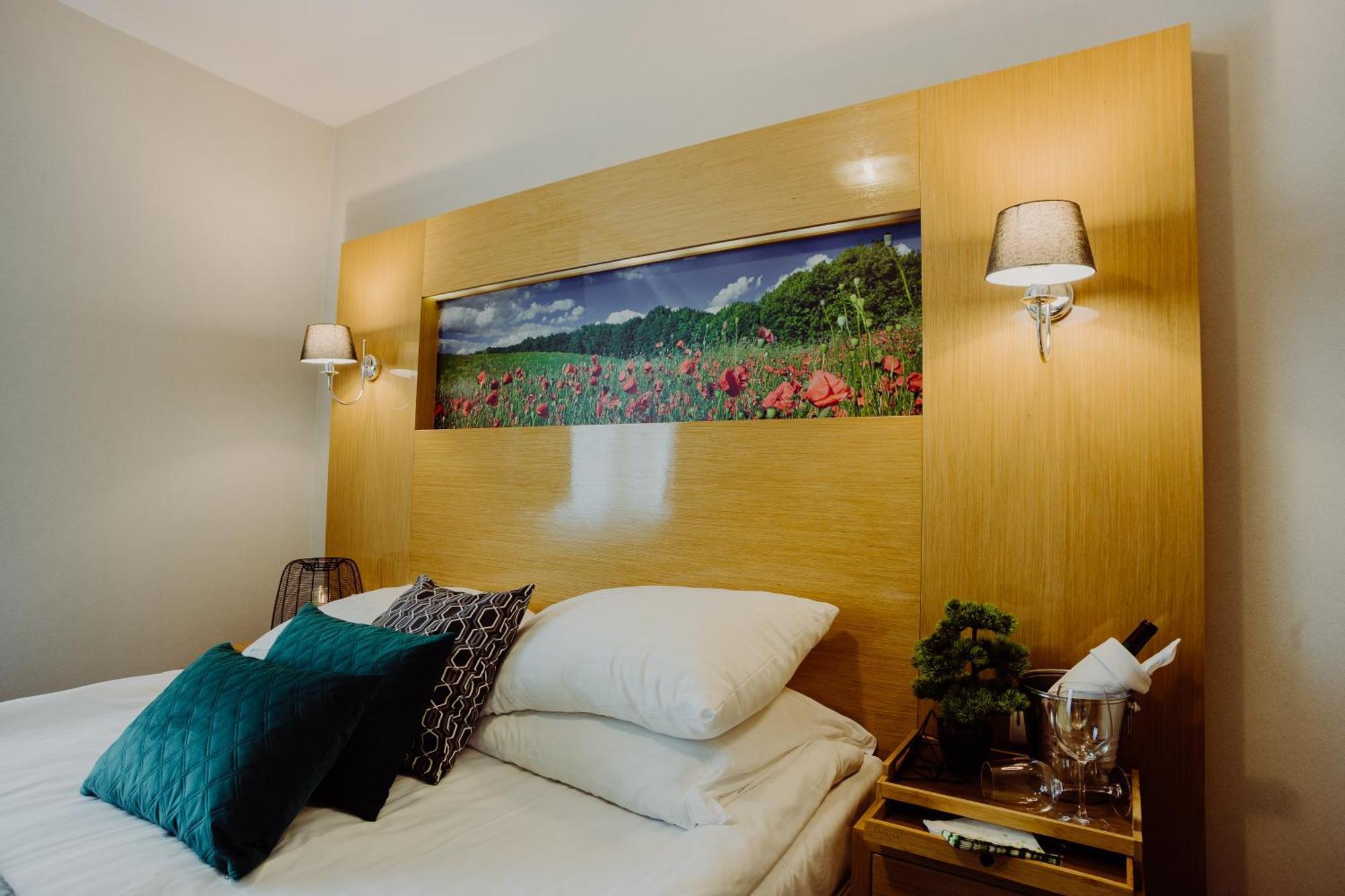 Hotel Bonsai Niemcza Eksteriør bilde